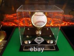 A Roy Halladay Signed Mlb Baseball W 2 Holo Coa's & Personalized Display Case