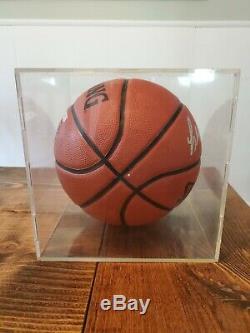 Ben Wallace Autographed Official Spalding Basketball In Display Case With COA