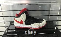 CHRIS BOSH Game Used Signed MIAMI HEAT Nike Shoe 1-23 VS TORONTO N Case Holo COA