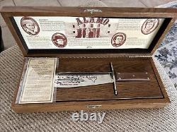 Case XX 1986 ALAMO Commemorative Bowie Knife with Oak Wood Display Box & COA