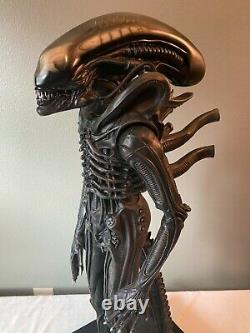 CoolProps Sideshow Giger's ALIEN 1/3 Scale Maquette with Display Case & COA