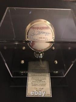 Joe Dimaggio Autographed Omlb Baseball Comes With Display Case Aol-10 With Coa