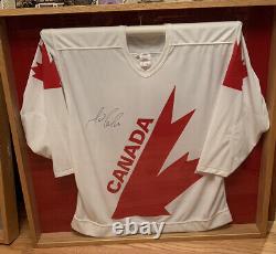 MARIO LEMIEUX team CANADA SIGNED Autographed JERSEY with Display Case Frame & COA