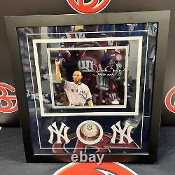 Mariano Rivera NY Yankees Signed Baseball and Baseball Display Case JSA COA