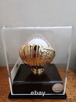 Mariano Rivera Signed Autographed Baseball W Coa Yankees Gold Glove Display Case