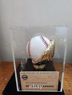 Mariano Rivera Signed Autographed Baseball W Coa Yankees Gold Glove Display Case