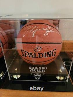 Michael Jordan autographed signed Spalding NBA basketball COA Bulls display case