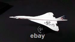 Mike BANNISTER Chief Concorde Pilot Signed Model in Display Case 1 AFTAL RD COA