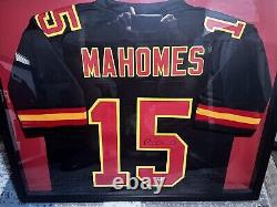 Patrick Mahomes Signed Jersey Withdisplay Case And Global Coa