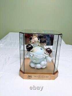 Precious Moments Figurine/Display Case 539309-His Love Will Uphold The World-COA