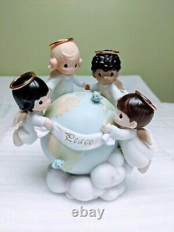 Precious Moments Figurine/Display Case 539309-His Love Will Uphold The World-COA