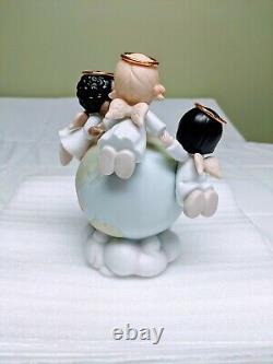 Precious Moments Figurine/Display Case 539309-His Love Will Uphold The World-COA