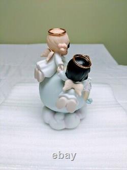 Precious Moments Figurine/Display Case 539309-His Love Will Uphold The World-COA