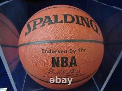 RARE SIGNED COA HAKEEM OLAJUWO NBA SPALDING BASKETBALL WithDISPLAY CASE NAMEPLATE