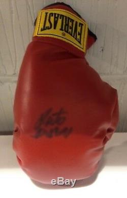 Roberto Duran Hand Signed Boxing Glove In a Display Case RARE COA