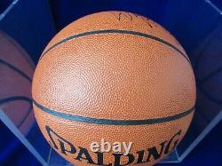 SIGNED withCOA WILLIE ANDERSON NBA SPALDING BASKETBALL WithPLASTIC CUBE DISPLAY CASE