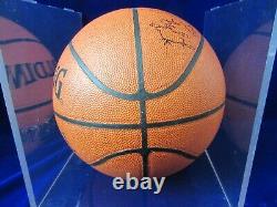 SIGNED withCOA WILLIE ANDERSON NBA SPALDING BASKETBALL WithPLASTIC CUBE DISPLAY CASE