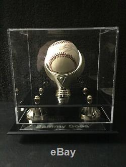 Sammy Sosa Autographed Baseball withCOA in New Display Case withBox