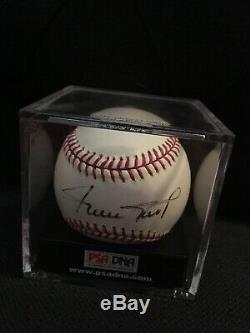 WILLIE MAYS PSA/DNA Autographed Baseball COA in display case