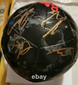 025 £100 de réduction sur un ballon de football Man United signé 2019/20 + vitrine et certificat d'authenticité