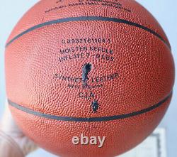 1996 Michael Jordan signé Spalding Basketball avec COA & étui NBA