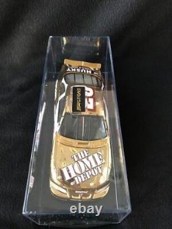 1999 Tony Stewart #20 Home Depot Pontiac 24kt Gold Avec Coa 124 Et Vitrine