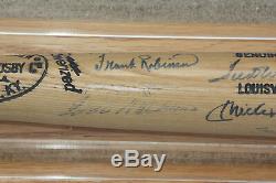 500 Signatures De Batte De Baseball Autographiées Par Le Club Home Run 12 Avec Le Coa Dans Une Vitrine
