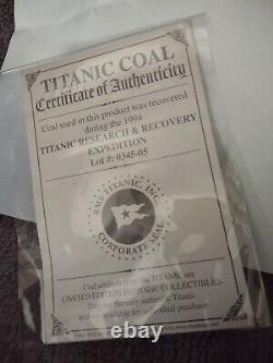 Authentic Titanic Grande Taille Charbon Dans Le Boîtier D'affichage Avec Coa