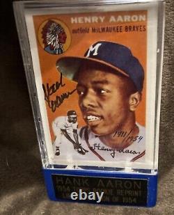 Autographié Hank Aaron 1954 Topps Rookie Reprint, Coa & Display Cas