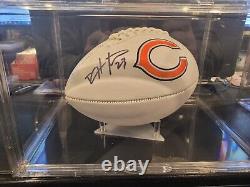 BALLON DE FOOTBALL NFL TAILLE COMPLÈTE SIGNÉ PAR Devin Hester AVEC CERTIFICAT D'AUTHENTICITÉ ET VITRINE