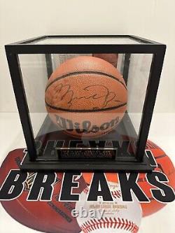 Balle de basket signée par MICHAEL JORDAN avec autographe JSA Upper Deck COA avec présentoir