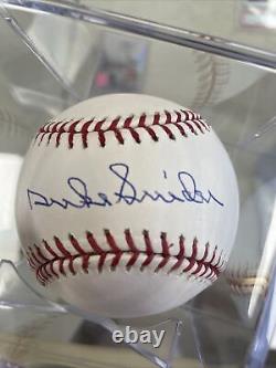 Baseball signé par Duke Snider des Dodgers avec certificat d'authenticité Steiner et boîtier d'exposition.
