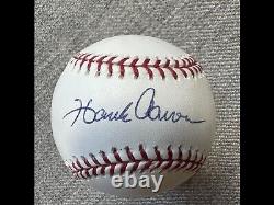 Baseball signée par Hank Aaron avec boîtier d'exposition et COA (authentifié)