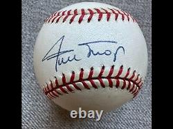 Baseball signée par Willie Mays avec vitrine d'exposition authentifiée (avec COA)