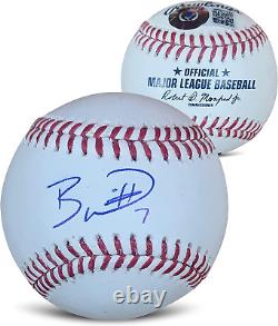 Bobby Witt Jr Autographed MLB Signed Baseball Beckett COA with Display Case translated in French would be: 'Baseball signé Bobby Witt Jr de la MLB avec certificat d'authenticité Beckett et boîtier d'exposition'
