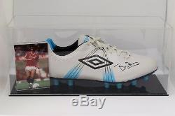 Bryan Robson Signé Autograph Football Boot Display Case Manchester United Coa