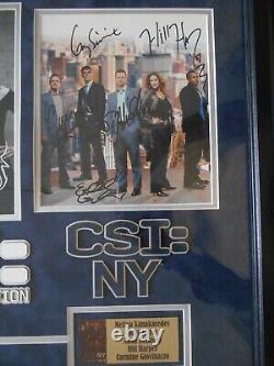 CSI, CSI Miami et CSI NY photos autographiées dans un cadre d'affichage incluant un certificat d'authenticité