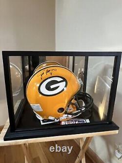 Casque NFL Riddell de taille réelle signé par Brett Favre / Certificat d'authenticité et vitrine