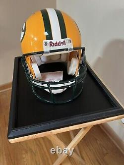 Casque NFL Riddell de taille réelle signé par Brett Favre / Certificat d'authenticité et vitrine