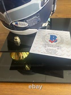 Casque mini auto Dk Metcalf livré avec une vitrine et une carte (Beckett COA)