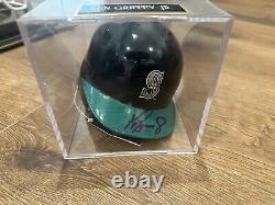 Casque mini signé par Ken Griffey Jr. avec boîtier d'exposition