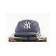 Casquette Signée Par Derek Jeter Avec Vitrine Gravée Yankees (coa Steiner Auth Mlb)