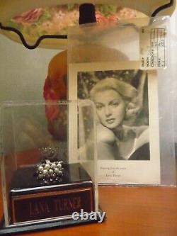 Célébrité du cinéma Lana Turner bague! Boîte d'affichage / plaque signalétique / certificat d'authenticité bijoux / parfum / perle