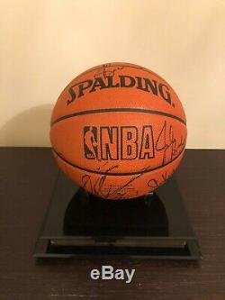 Chicago Bulls 1996 L'équipe De Basket-ball Michael Jordan Signé Coa & Display Case