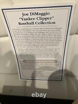 Collection de balles signées Joe Dimaggio Yankee Clipper dans un étui d'exposition avec des certificats d'authenticité (COA)