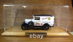 Danbury Mint Modèle de camion de livraison de lait FORD BORDEN'S des années 1930 + vitrine personnalisée