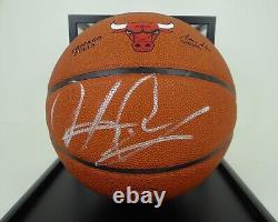 Dennis Rodman Bulls Ballon de basket-ball NBA Wilson signé avec étui COA de Schwartz