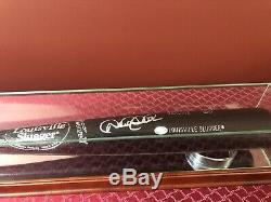 Derek Jeter À La Main Autographié Louisville Slugger Baseball Bat Display Coa Case-