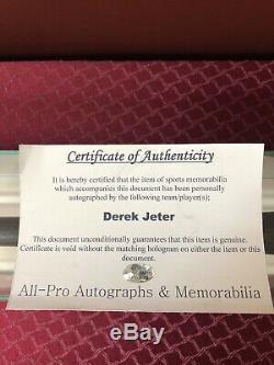 Derek Jeter À La Main Autographié Louisville Slugger Baseball Bat Display Coa Case-