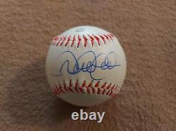 Derek Jeter Autographed Baseball Coa Inclus Vient Dans Le Cas D'affichage